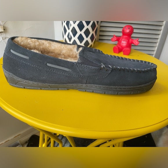 NWOT Men’s slippers - Picture 3 of 8